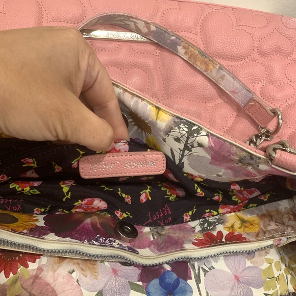 Betsey Johnson Quilted heart Tote in Blush Pink - Picture 3 of 6